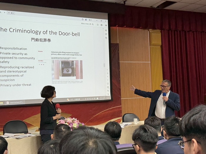 Photos of the speech