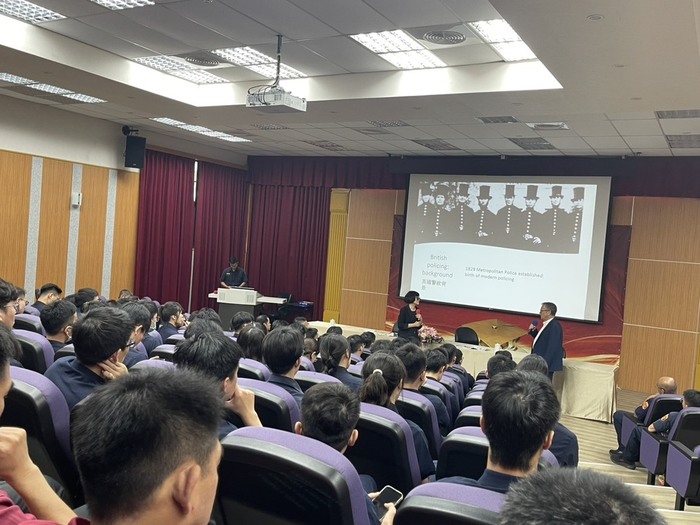 Photos of the speech